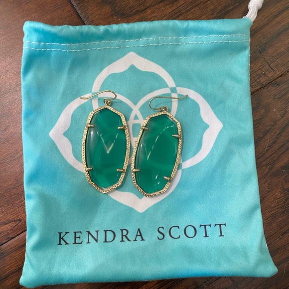 Kendra Scott Jewelry - Kendra Scott Danielle earring